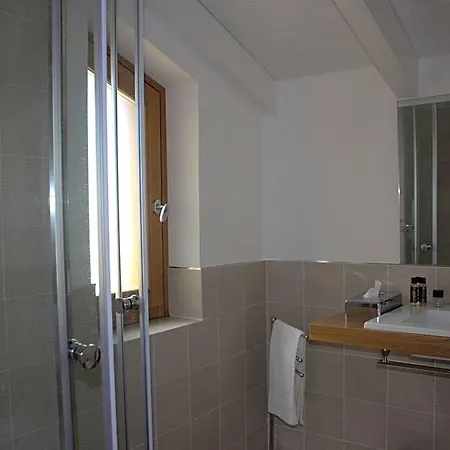 Alimunera Hotel