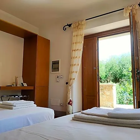 Hotel Alimunera Naso